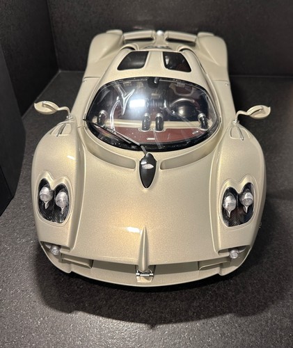 Pocher pagani utopia - pocher, utopia,