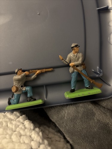 Vintage deetail figurines toy - figurines,