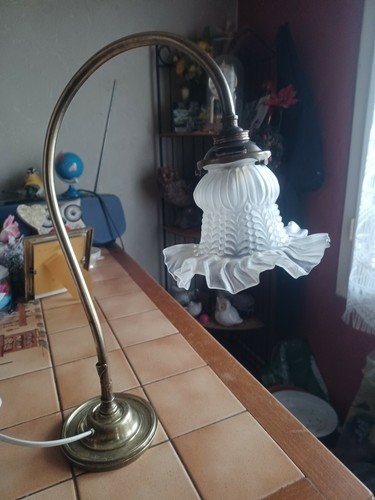 Ancienne lampe col cygne - de,