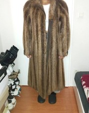 Manteau long de fourrure