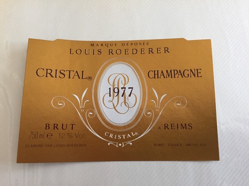 Une étiquette champagne - une,
