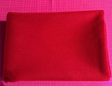 Tissu ancien pure laine rouge