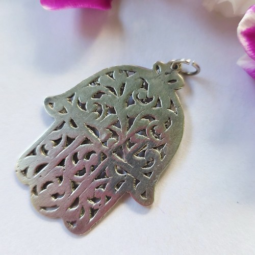 Grand pendentif amulette
