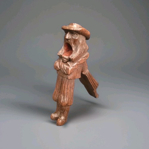 Ancien casse noisette bois - noisette,