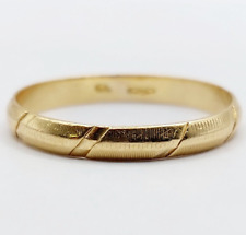 Alliance vintage or 18k finement ciselée de motifs géométriques (circa 1980)