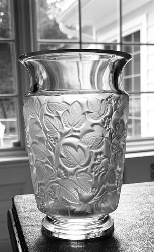 Lalique deauville inch vase - deauville, 6-inch