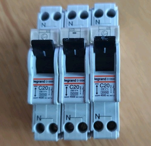 Legrand 01896 lot 3 - lot,