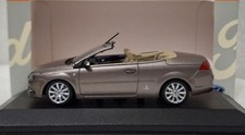 Ford Focus 2-Door Cabrio 2006 Metallic Beige 1:43 Minichamps Dealer Edition