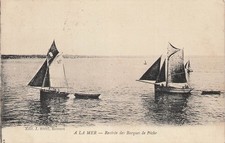 À la mer rentrée des barques de pêche 104584