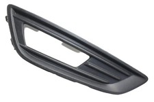 NSW bezel grill grille fog light front right Ford Focus III 3 DYB year 15
