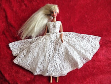 BARBIE in WHITE LACE DRESS - WEDDING DRESS - 90s -72-2-7