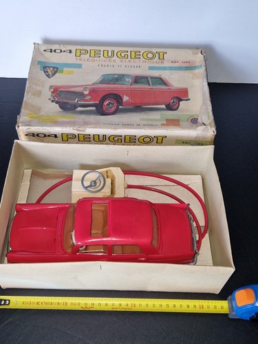 Jouet ancien peugeot 404 - jouet,