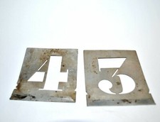 Pochoirs anciens Chiffres 3 et