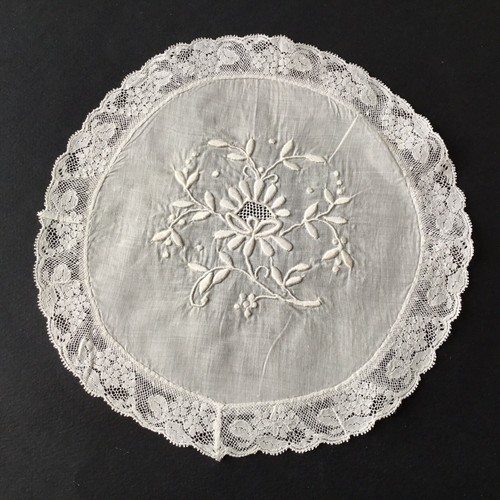 Napperon ancien broderie - ancien,