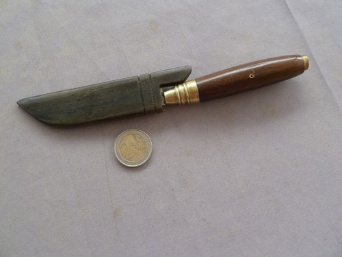 Ancien petit couteau - , manche