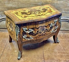 ANCIENNE COMMODE MINIATURE