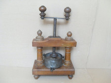 ancien pressoir à cassis /