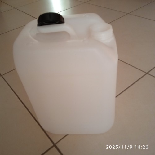Bidon plastique contenance - 1,