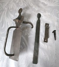 Loquet à poucier fer