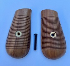 Plaquettes de crosses pour MAUSER C96 en bois (noyer)