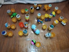 Lot de 20 figurines figures