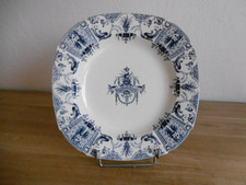 PLAT CREUX FAIENCE GIEN XIX