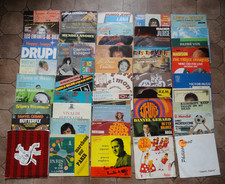 LOT (28) DE 50 DISQUES VINYLES