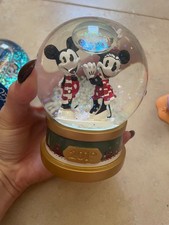 boule à neige disney store
