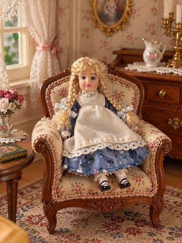Petite poupée miniature - , en