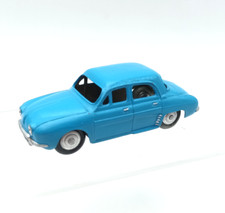 Voiture DINKY TOYS RENAULT