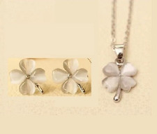 Collier et Boucles d'oreille