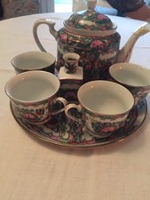 A The Ancien Chinese Porcelain Service. Canton