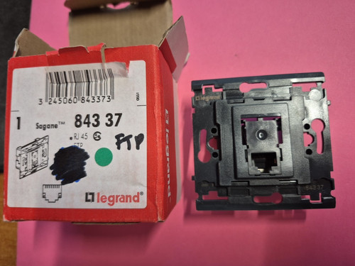 Legrand 84337 prise rj45 - legrand,