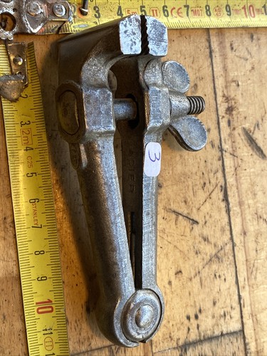 Etau old tool - etau,