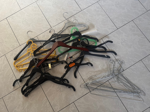 Lot cintres 18 - lot,