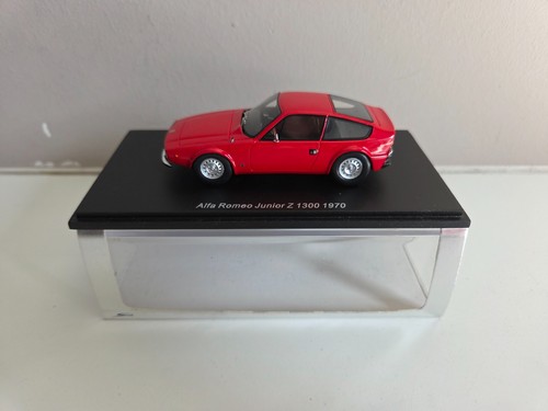 Spark alfa romeo - 1/43,