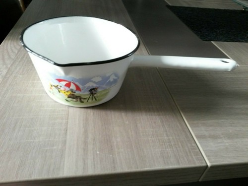 Casserole ancienne émail - ancienne, en