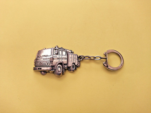 Ancien porte clés camion - porte,