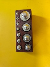 boite de 11 poids en laiton de