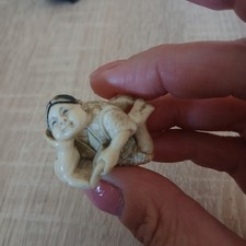 netsuke ancien XIXe siècle matière noble signé
