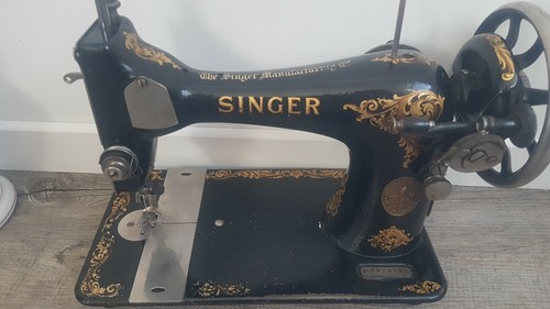 Machine coudre ancienne - a,