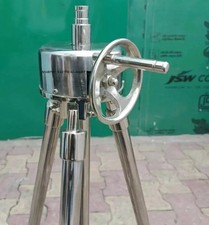 Trépied sur pied nautique