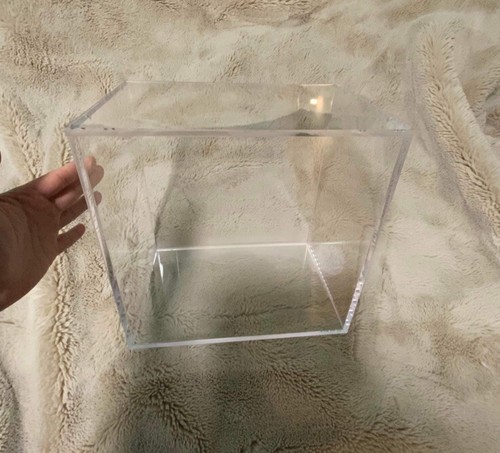 Gallon acrylic aquarium - 6,
