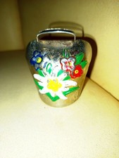 Cloche collier décorée de