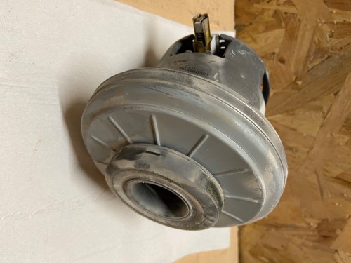 Moteur aspirateur pour