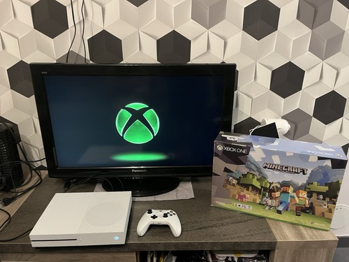 Microsoft xbox one - s, console