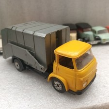 NOREV FRANCE SAVIEM SG 4 BENNE A ORDURES JAUNE BON ETAT D ORIGINE