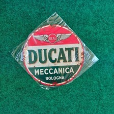 Plaque métallique décorative