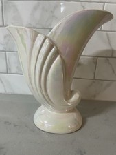 VINTAGE 1950s Raynham  Pearl Lustre Opalescent Vase Cornucopia Peace Lily Flower