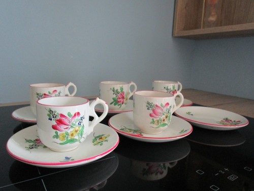 Tasses sous k - tasses,